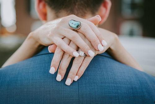 纯白色美甲图片,演绎简约时尚之美